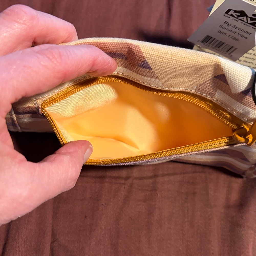Wallet by Kavu Brand.  NWT! - Picture 10 of 15